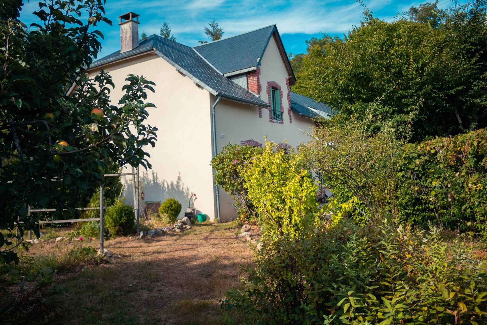 Les Jardins De Nanine Panzió Lapleau Kültér fotó